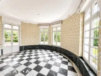 ...mit Esszimmer