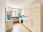 Küche mit Abstellkammer