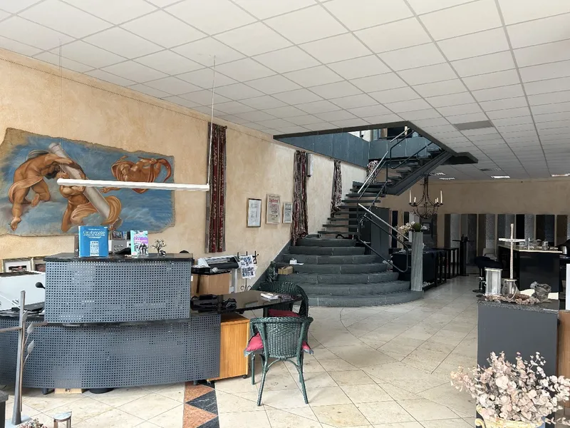 Austellung-/Verkauf-/Praxis