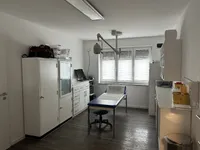 Behandlung/Büro