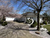 Ansicht Eingang und Garage