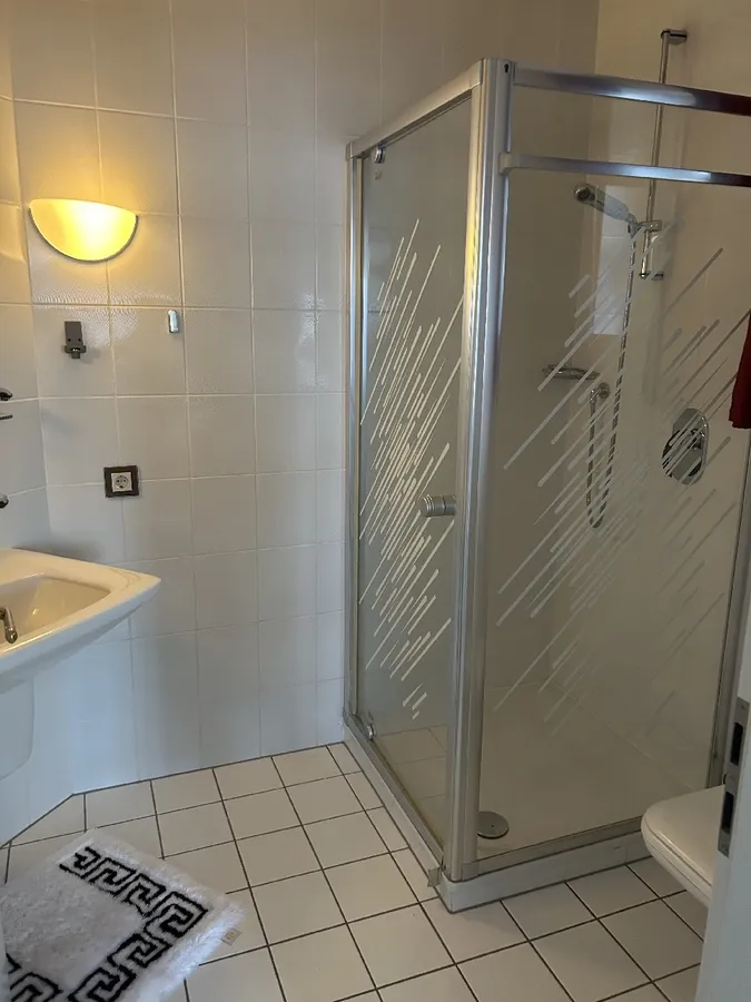 2 gleiche Bäder Einliegerwohnung