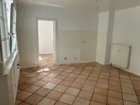Küche mit Hauswirtschaftsraum