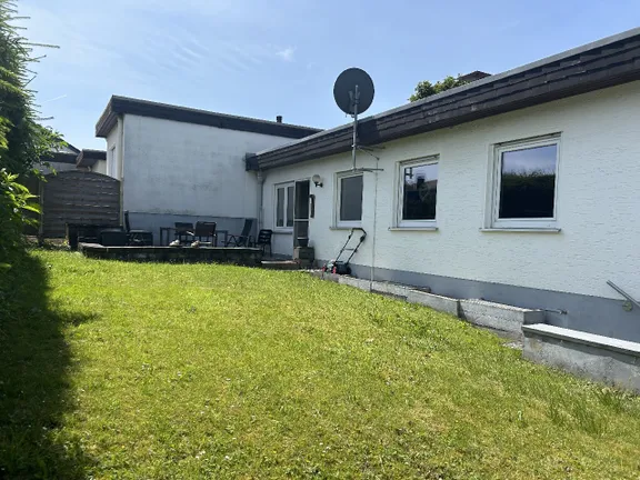 Garten mit Terrasse