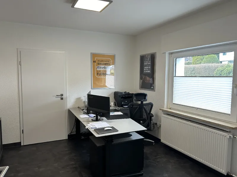 Zimmer EG derzeit Büronutzung