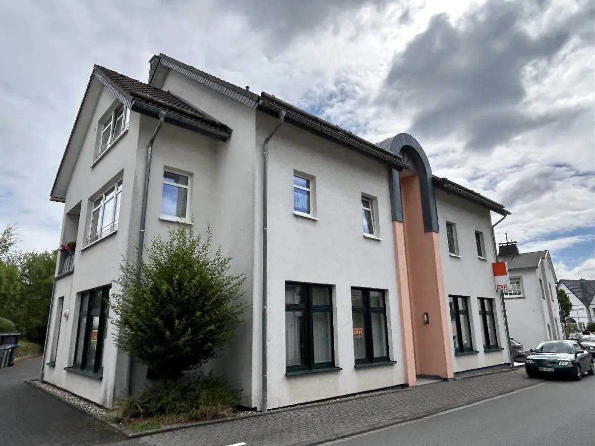 Straßenansicht