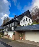 Straßenansicht Sommer