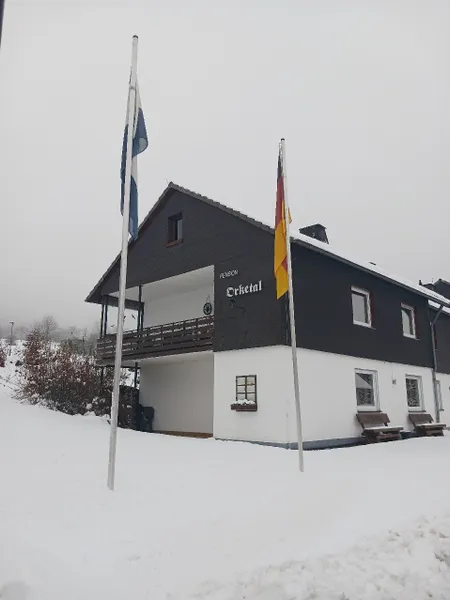 Giebelansicht im Winter