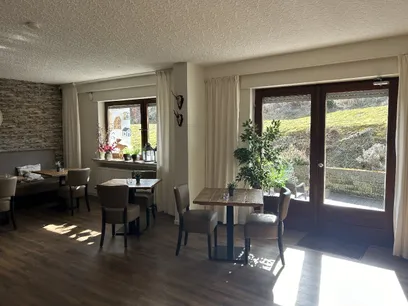 Aufenthaltsraum mit Terrasse