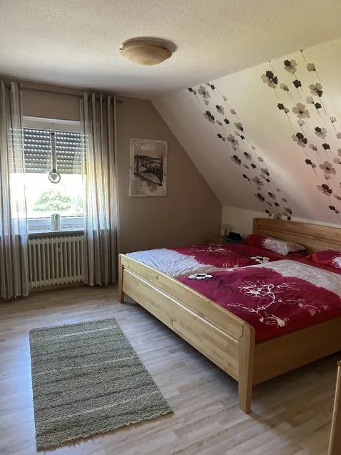 Schlafzimmer DG