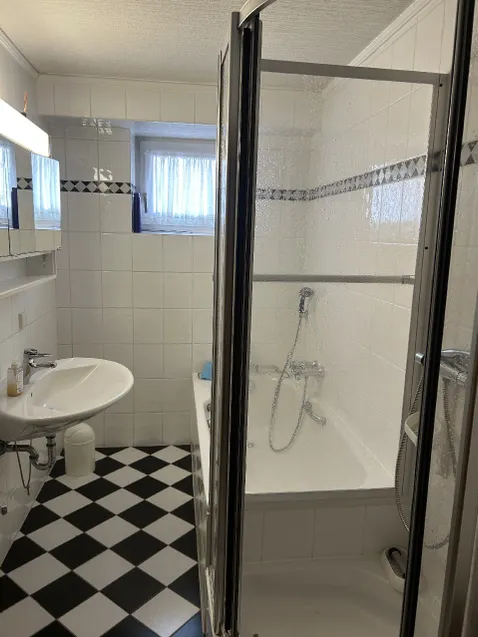 Badezimmer EG