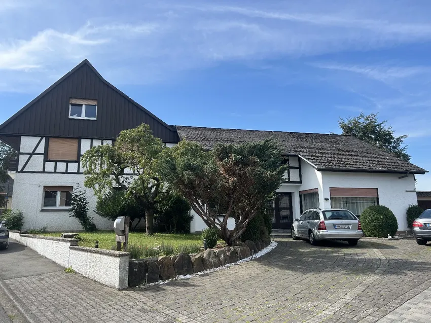 Straßenansicht