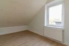 Nicht groß, dafür aber hell und gemütlich - das Kinderzimmer im Dachgeschoss.