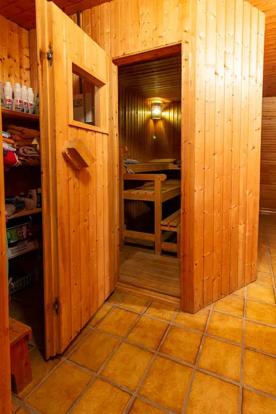 Private Sauna im Keller – Ihr persönlicher Wellnessbereich für Erholung pur.