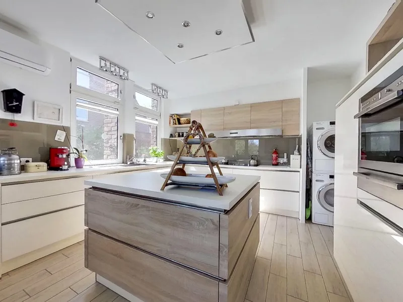 inklusive Einbauküche