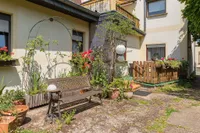 Terrasse / Seiteneingang