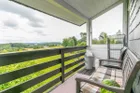 Überdachter Balkon