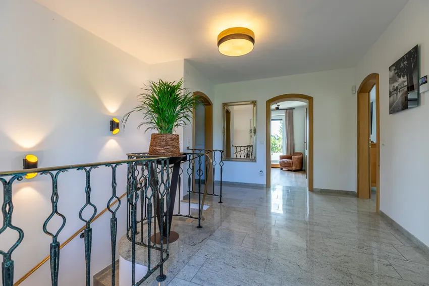 Großzügiger Empfang