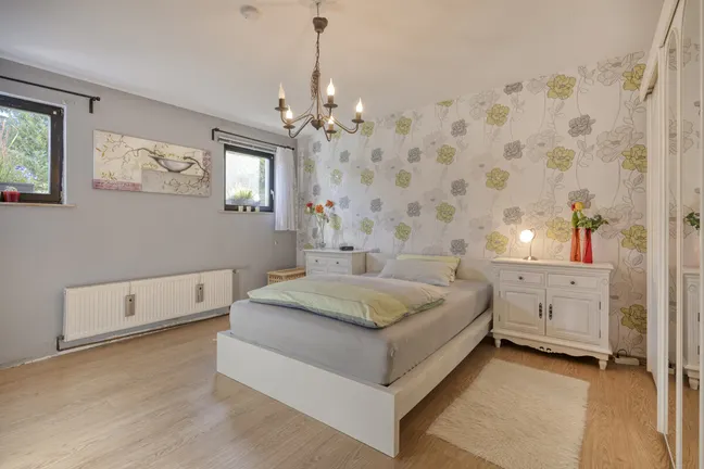 Schlafzimmer I EG