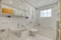 Wannenbad OG