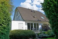 Rückansicht mit Terrasse