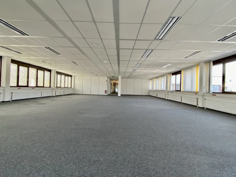 großer Büroraum mitte / Büro II