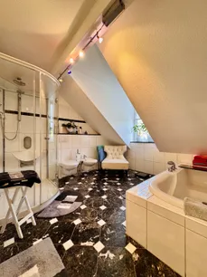 Bad ensuite Dachgeschoss