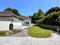 Wohnen  und  Wohlfühlen-stilvoll modernisierte Gartenwohnung mit Wintergarten in ruhiger,zentraler Lage!