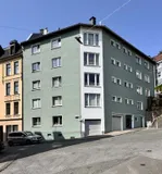 Gepflegtes Mehrfamilienhaus mit 11 Wohneinheiten, 2 Garagen und 10 Stellplätzen in Wuppertal-Barmen!
