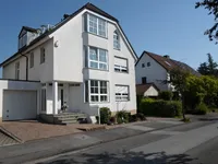 3-Zi.-DG-Wohnung mit schöner Dachterrasse - Zentrumsnah!