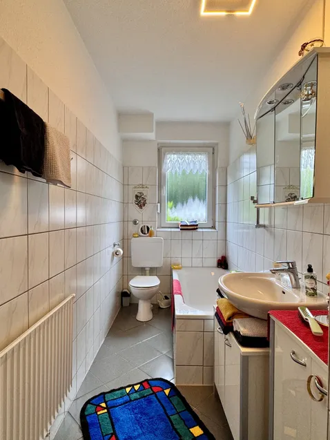 Altbau - Bad EG rechts