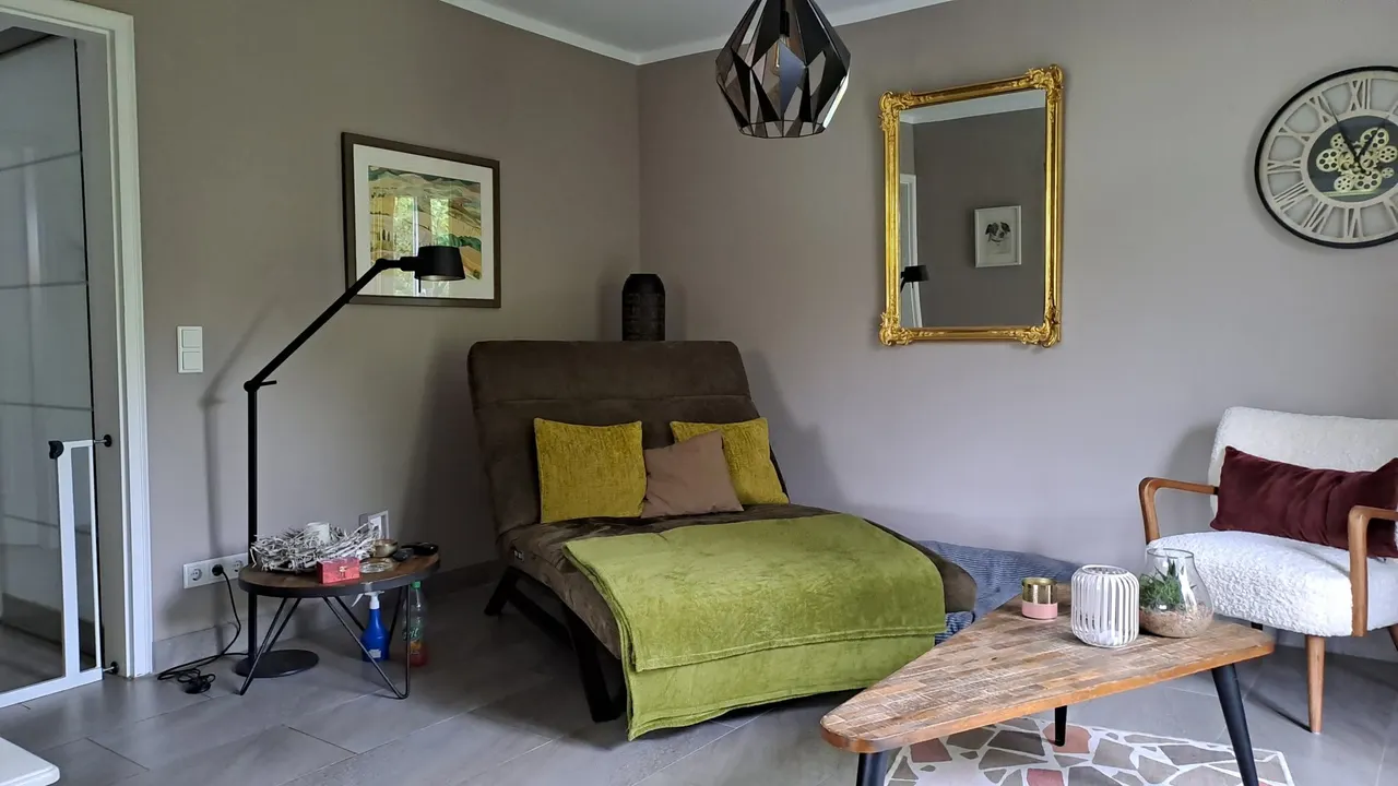Freistehendes kleines Einfamilienhaus in super schöner Grünlage! - Photo 2