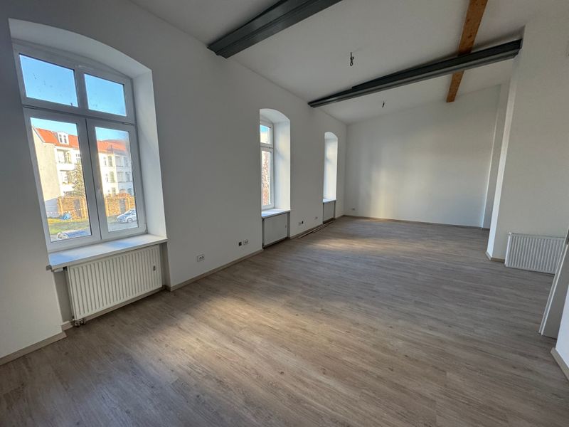 Neu sanierte, freistehende REMISE – Erstbezug – provisionsfrei