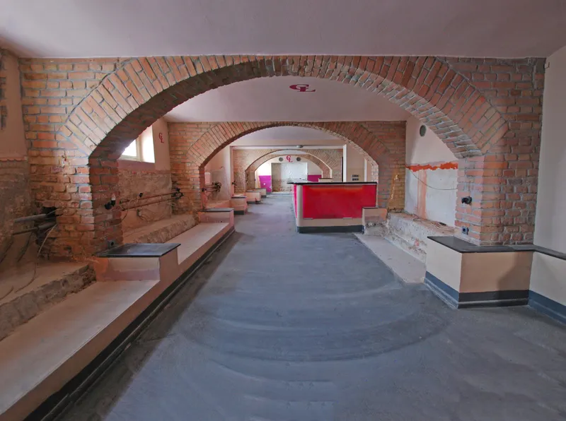 Gew&ouml;lbekeller mit gro&szlig;er Terrasse