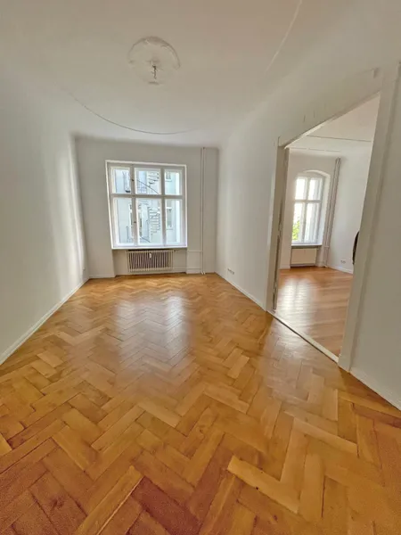 Sanierter Altbau in Ku`Damm Seitenstraße