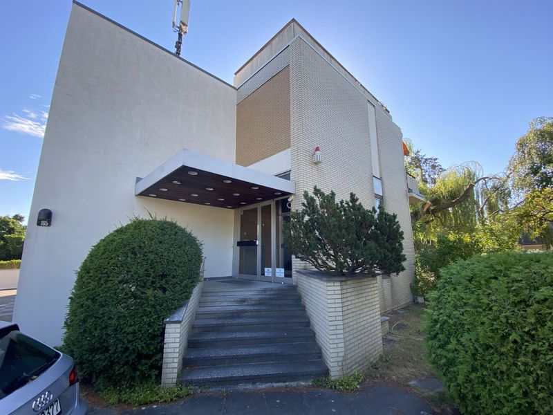 B&uuml;roetage mit Stellpl&auml;tzen und Lagerm&ouml;glichkeit