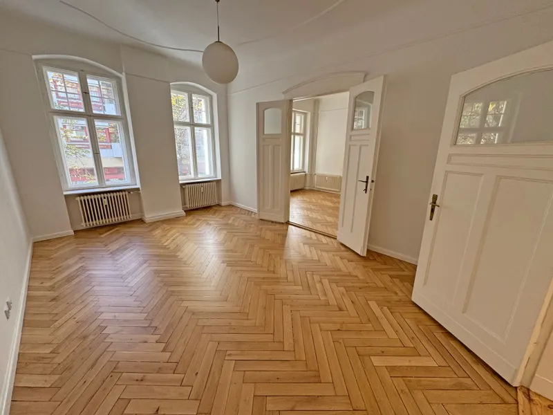 Erstbezug nach Renovierung in Ku`Damm Seitenstra&szlig;e