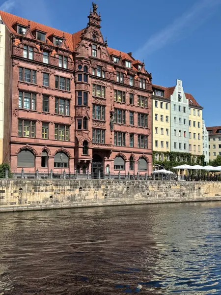 Erstbezug im Kurf&uuml;rstenhaus im Nikolai-Viertel mit Parkm&ouml;glichkeiten – provisionsfrei