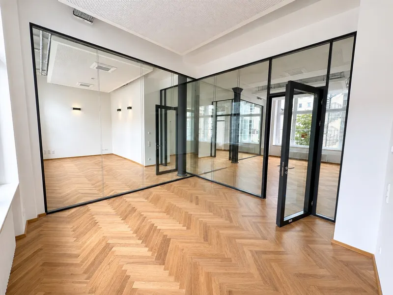 Erstbezug im Kurf&uuml;rstenhaus im Nikolai-Viertel mit Parkm&ouml;glichkeiten – klimatisiert