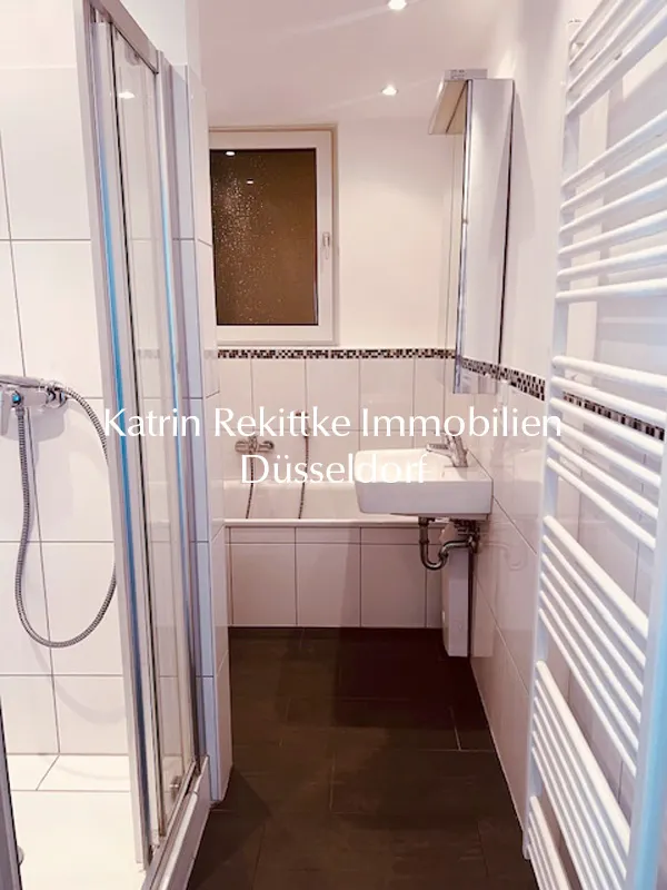 💖 IM HERZEN VON OBERKASSEL 💖 GROßZÜGIGE, HELLE 3 ZIMMER - GANZ NAH ZUM RHEIN ❤️ ❣️ - Photo 2