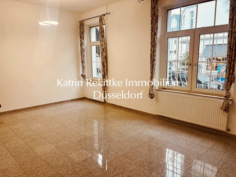 🏡❤️ BEZAUBERNDE LAGE VON OBERKASSEL - TOP NEUE BÄDER, WINTERGARTEN UND SÜßE GARTEN-TERRASSE - Foto 2