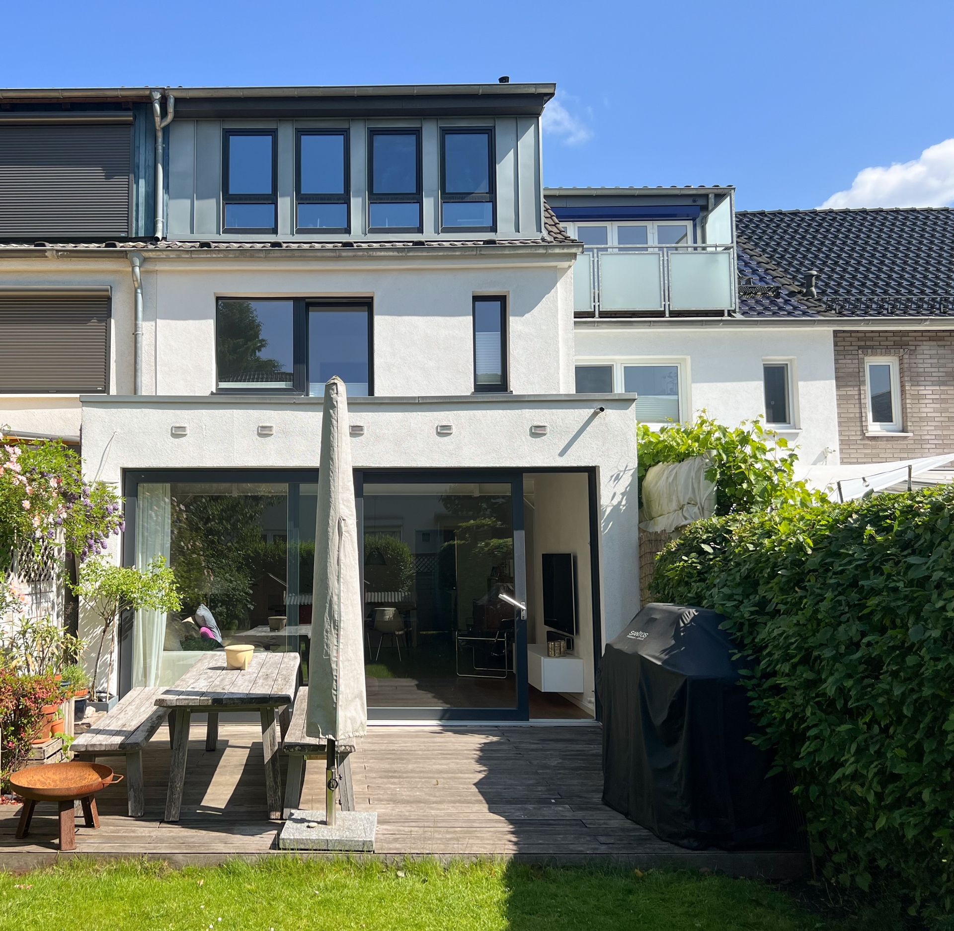 Hausansicht Garten