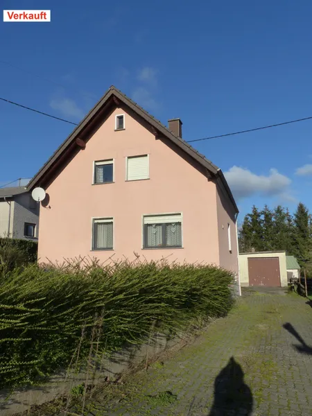 Sanierungsobjekt Einfamilienhaus mit Nebengebäude