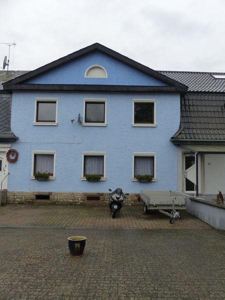 Wohnung mit Garten und 2 Stellpl&auml;tzen in Grenzn&auml;he