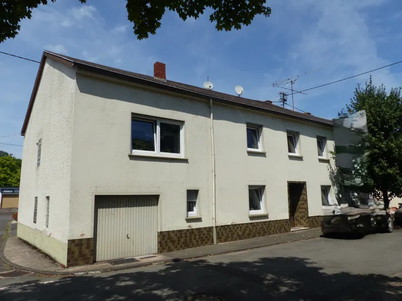Raumwunder – Solides Wohnhaus in Schoden