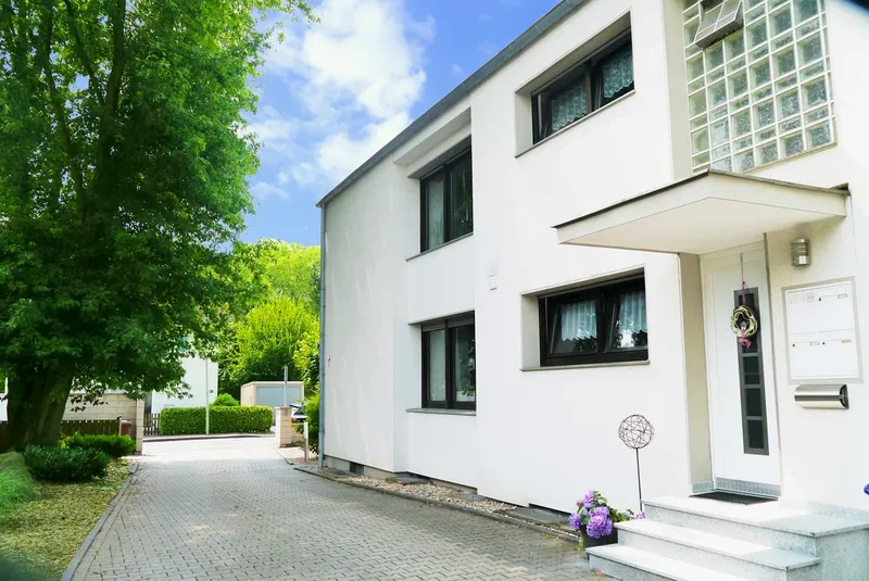 Hausgroße ETW mit Garten in kleiner Einheit Damaske Immobilien
