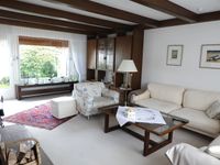 Das ca. 31 m² große Wohnzimmer...