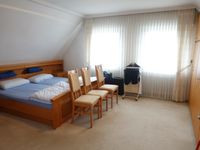 Weiteres Schlafzimmer im DG