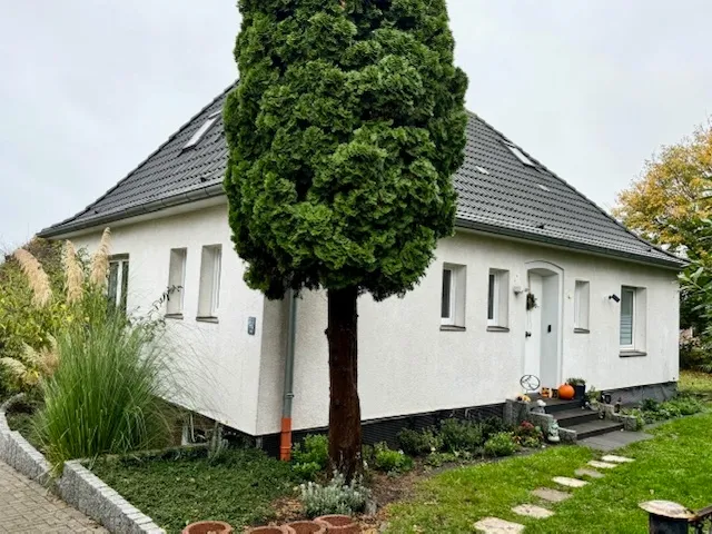 Schönes Einfamilienhaus am Hang gelegen