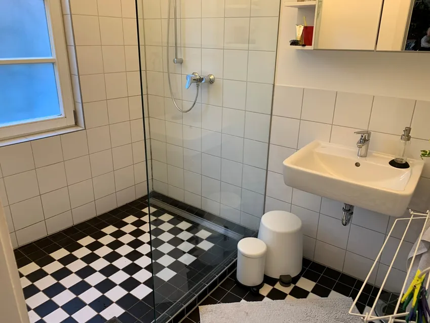 Ein Badezimmer